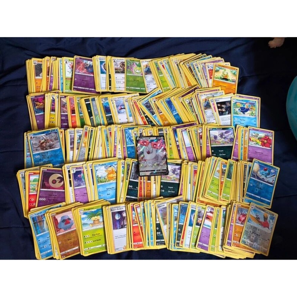 Pokémon TCG 500 Card Holo Commons Lot Wyrdeer V